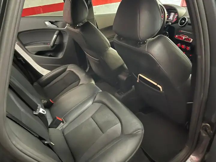 Audi A1 Sportback 1.4 TDI ultra Adrenalin 2015, foto 8
