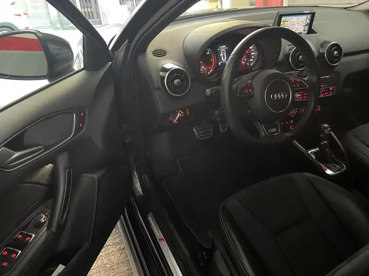 Audi A1 Sportback 1.4 TDI ultra Adrenalin 2015, foto 10