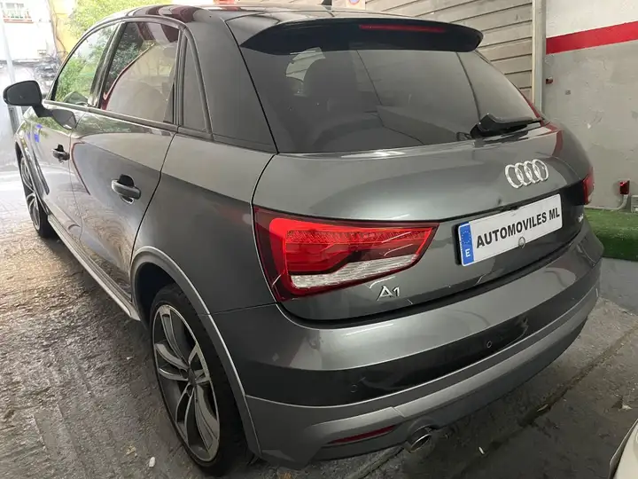 Audi A1 Sportback 1.4 TDI ultra Adrenalin 2015, foto 4
