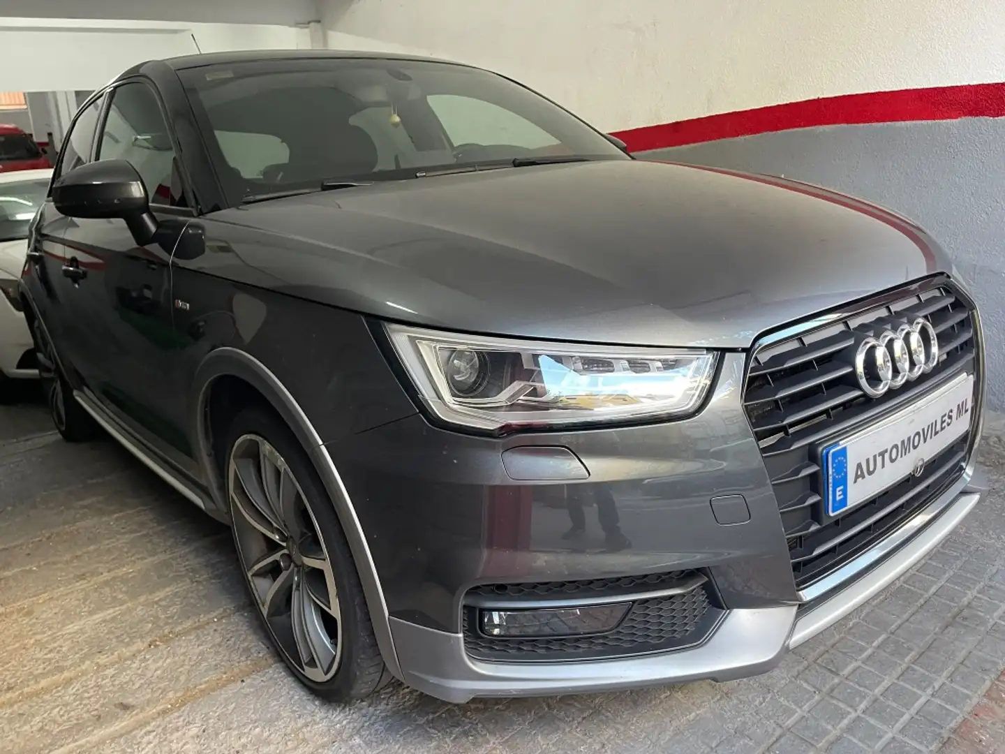 Audi A1 Sportback 1.4TDI ultra Adrenalin S-T - 2