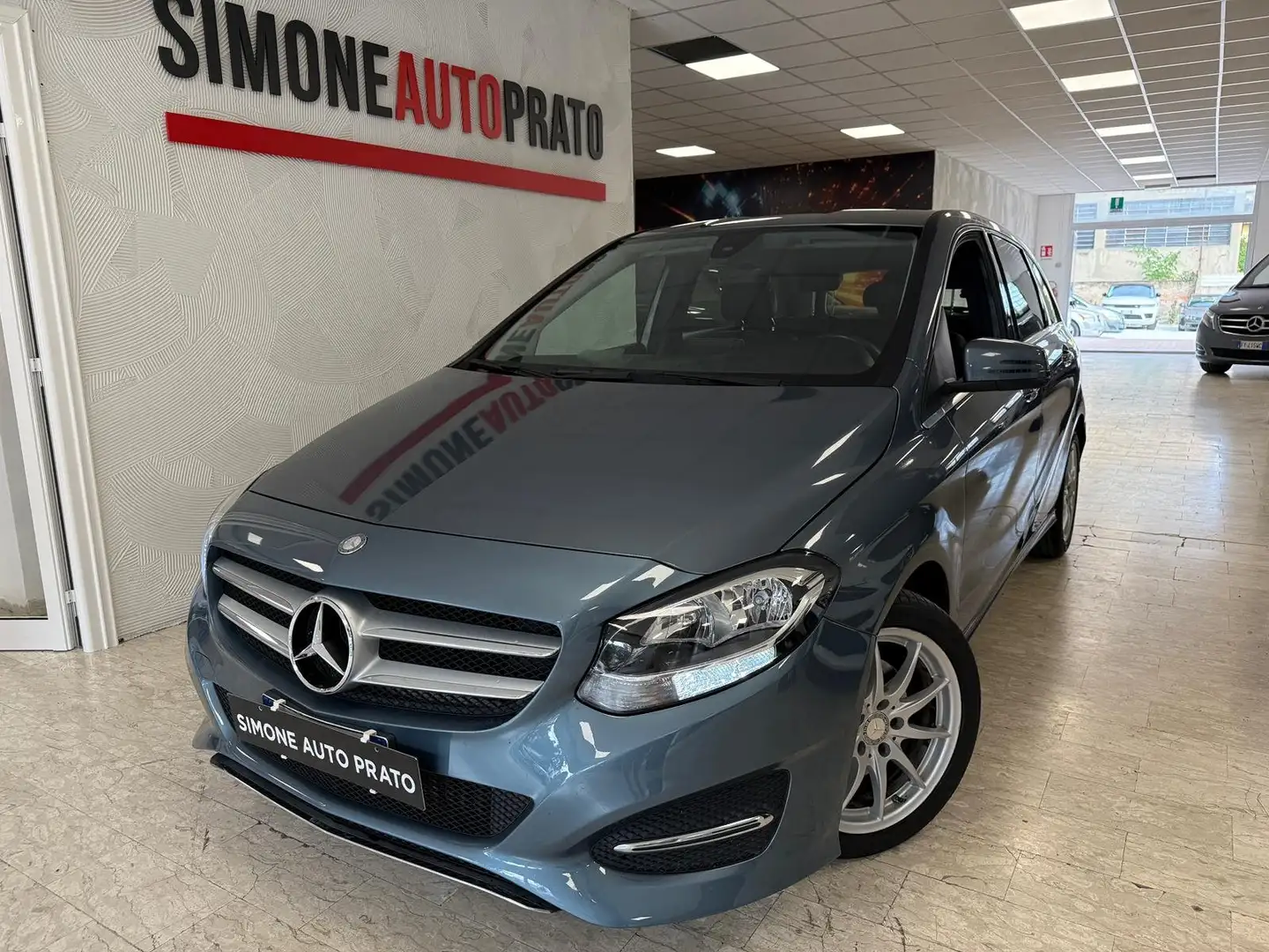 Mercedes-Benz B 200 B 200 d (cdi) Premium 4 matic premium Negru - 1