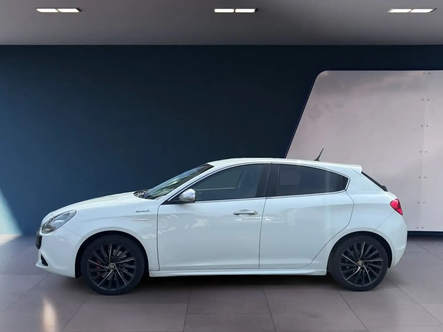 Alfa Romeo Giulietta Distinctive Weiß - 2
