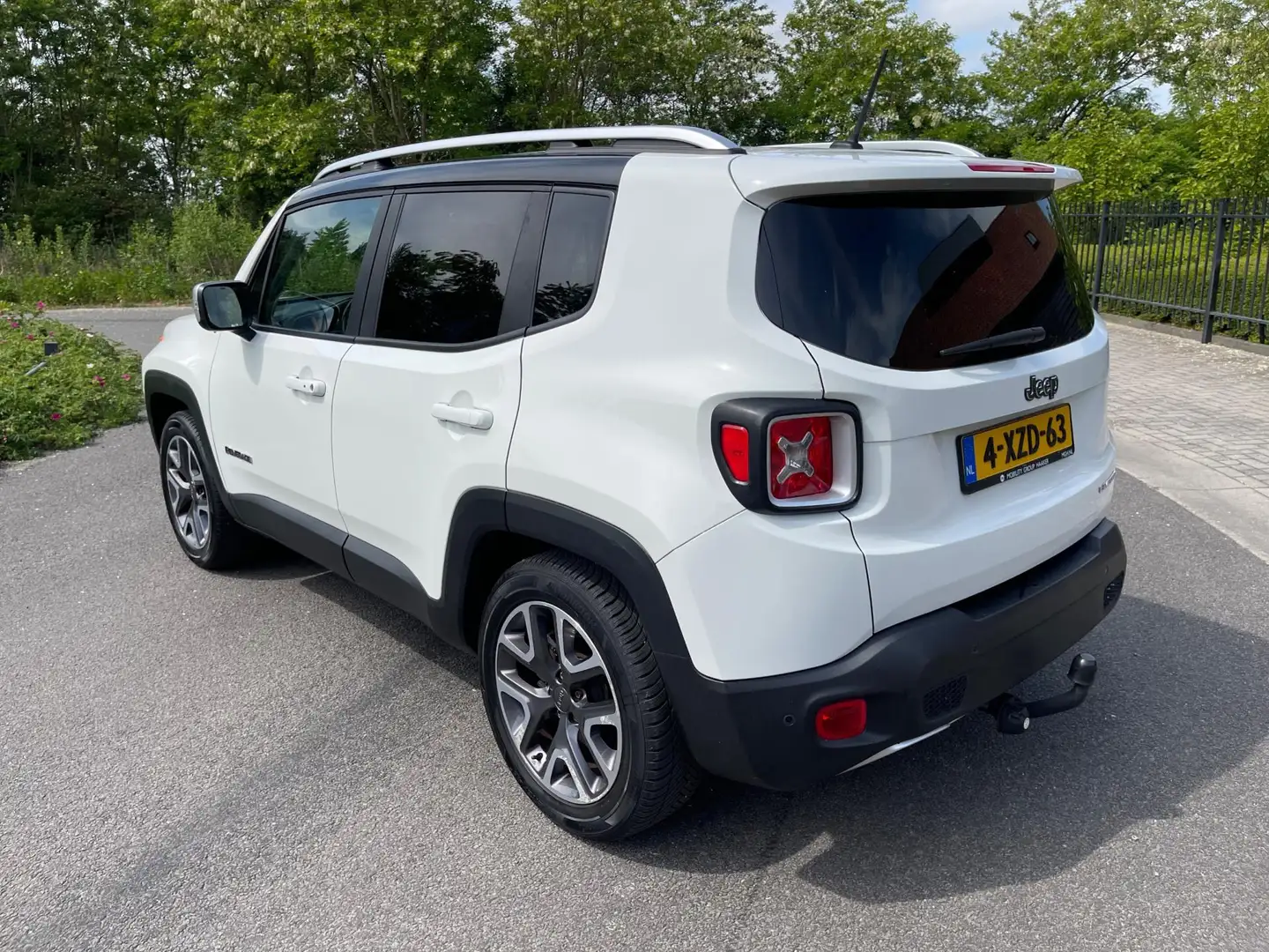 Jeep Renegade 1.4 MultiAir Opening Edition Leer Navigatie keyles Wit - 2