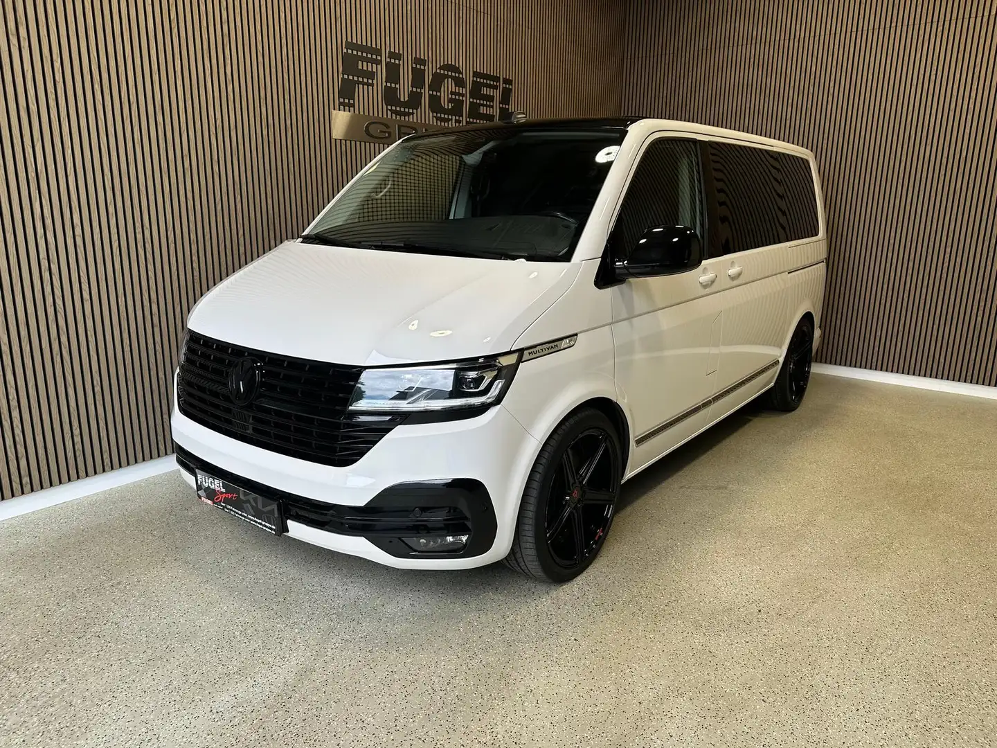 Volkswagen T6.1 Multivan 2.0 TDI DSG Highline LED|AHK|ACC|7S|RFK Weiß - 2