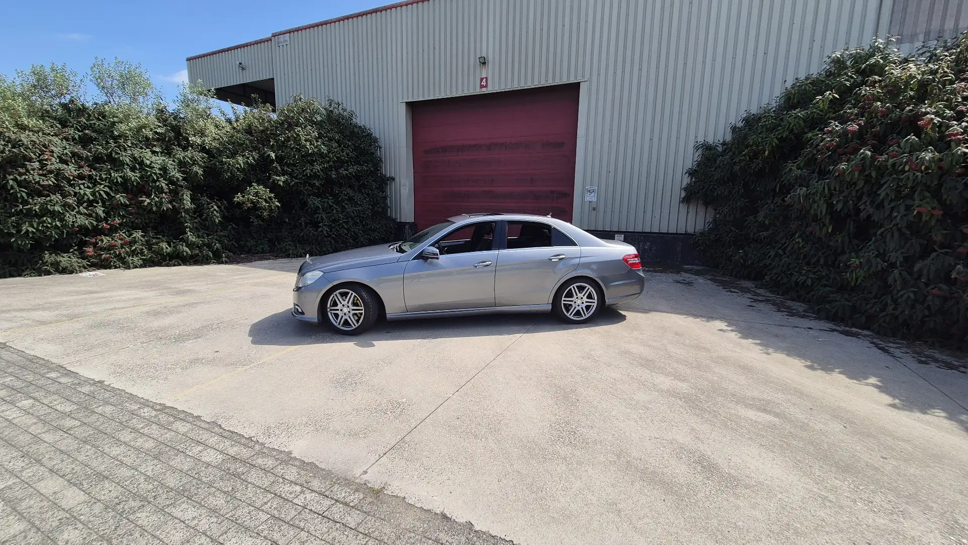 Mercedes-Benz E 250 CDI DPF BlueEFFICIENCY Automatik Avantgarde - 2