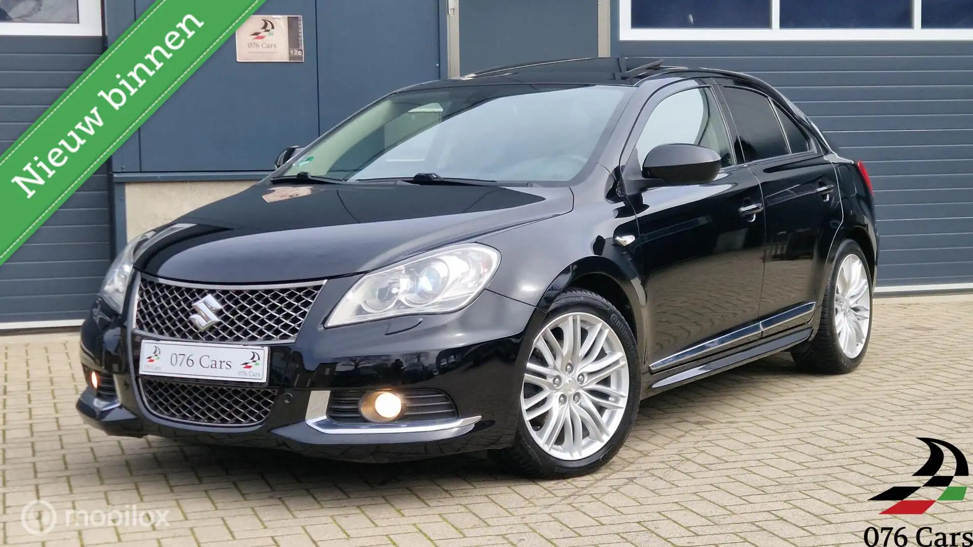 Suzuki Kizashi 2.4 Sport AUTOMAAT LEDER SCHUIFDAK NETTE STAAT Schwarz - 1