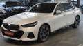 BMW 520 i *M Sport*AHK*HUD*PANO*STAHZ*VOLL Weiß - thumbnail 1