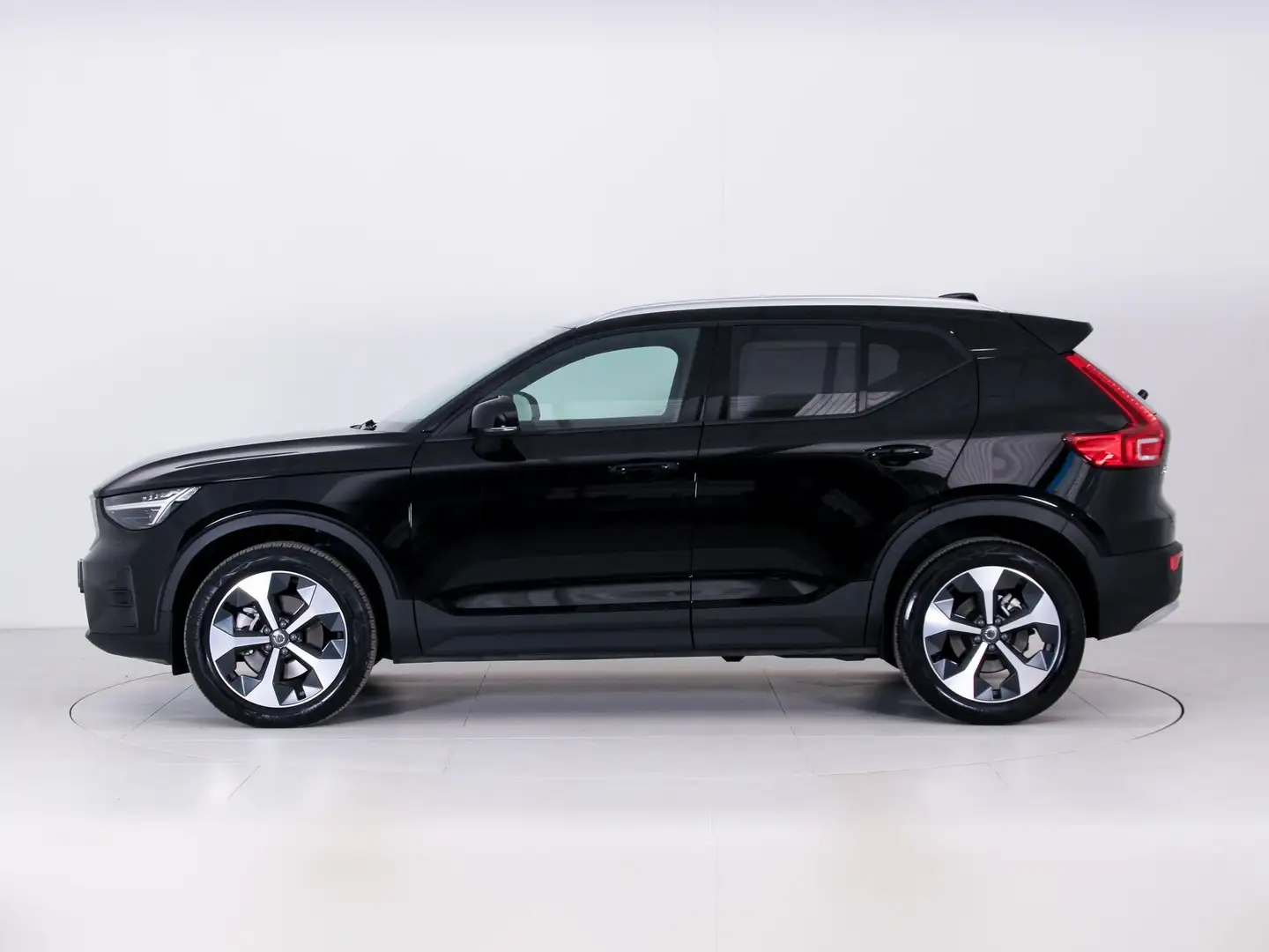 Volvo XC40 XC40 B3 163CV AUT CORE Nero - 2