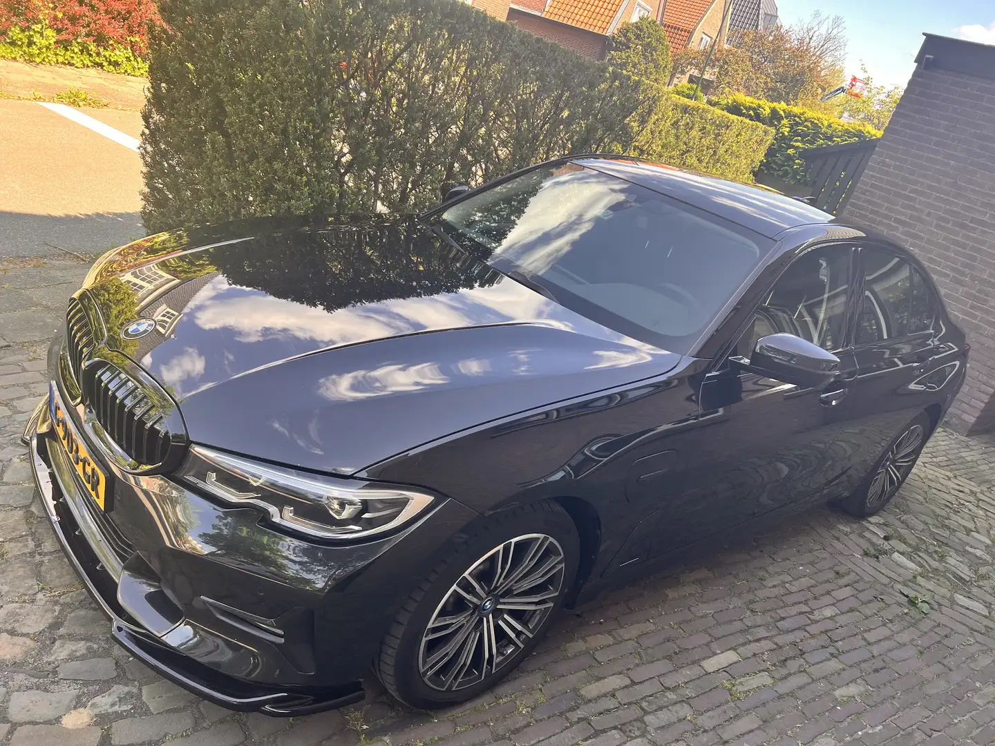 BMW 330 e Sport (Stage 1 - 419pk/700nm) Zwart - 2