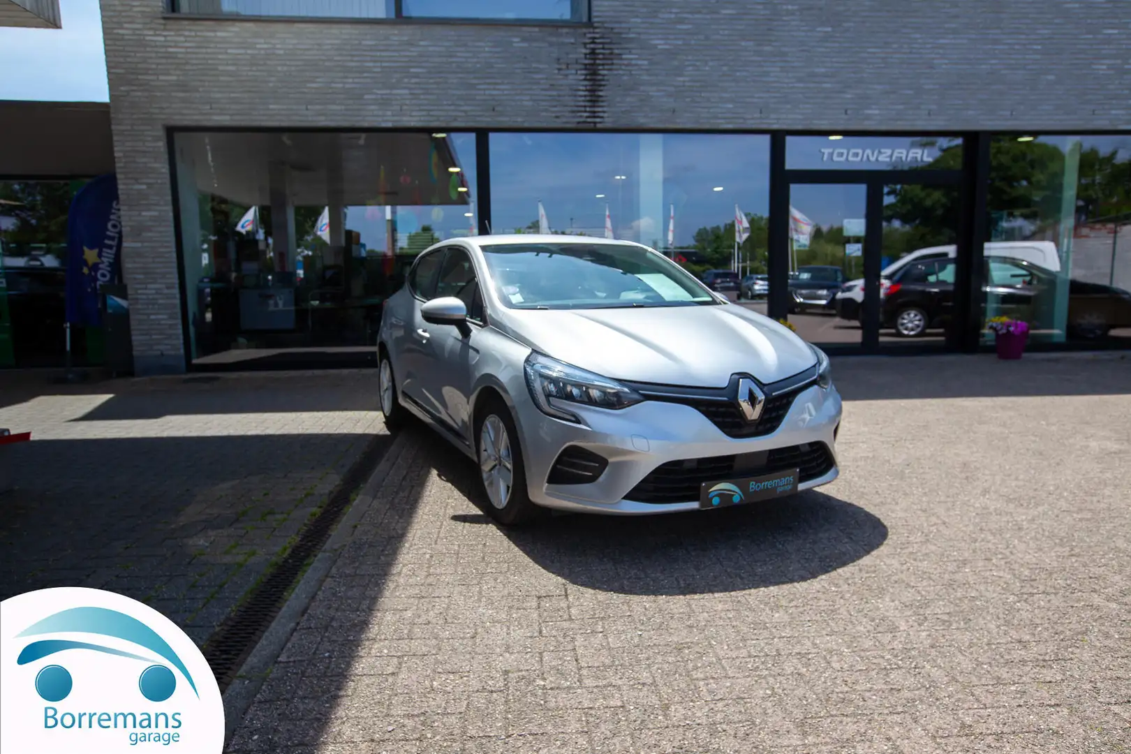 Renault Clio 1.6 E-TECH HYBRID 140 PK BUSINESS Automaat - 1