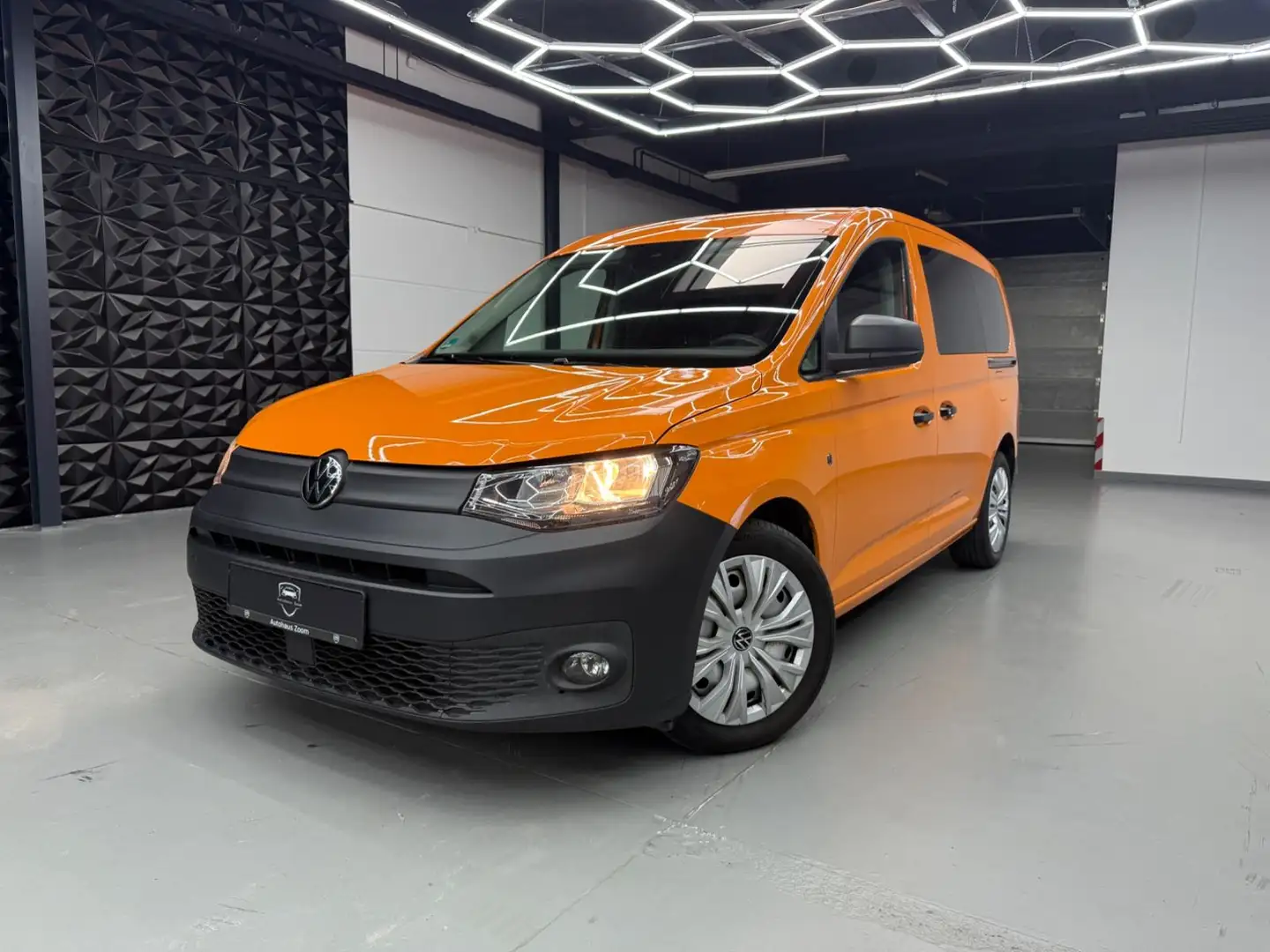 Volkswagen Caddy Maxi 1.HD/TÜV NEU/AHK/MwSt/SPURHALT/DAB Orange - 1
