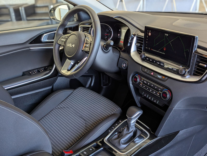 Kia Ceed SW / cee'd SW 1.5 Ultim Style-Pak JBL ACC 7J — photo 12