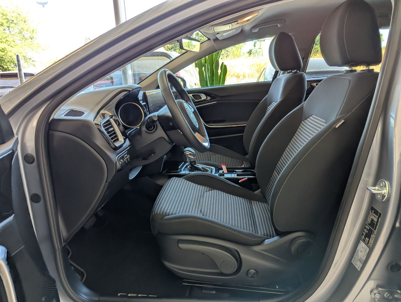Kia Ceed SW / cee'd SW 1.5 Ultim Style-Pak JBL ACC 7J — photo 13