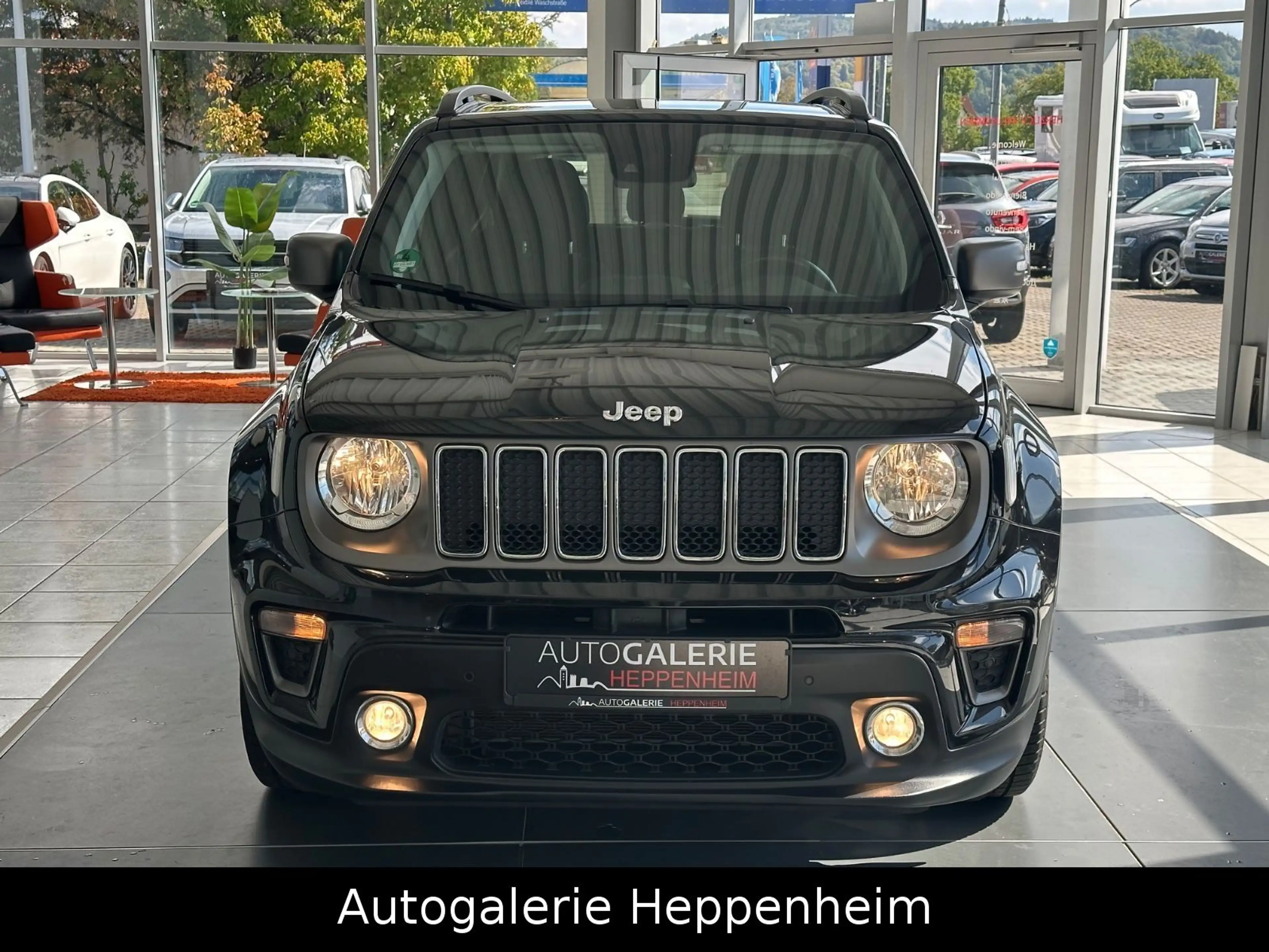 Jeep Renegade Limited FWD — photo 2