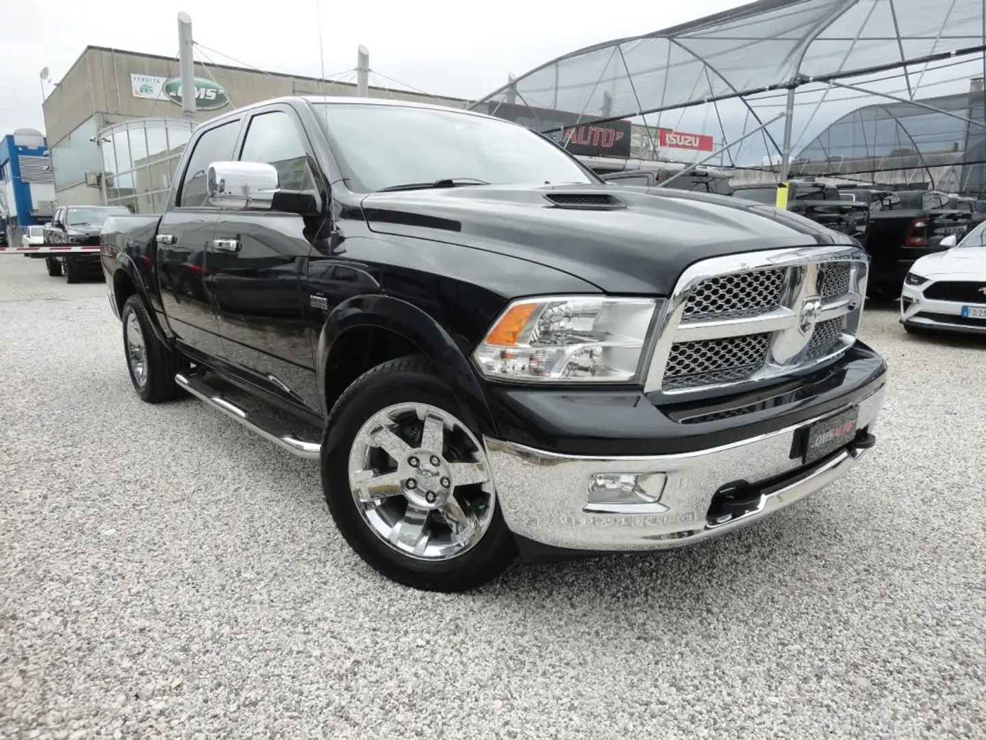 Dodge RAM 1500 5.7 V8 Laramie Chrome N1 crna - 1