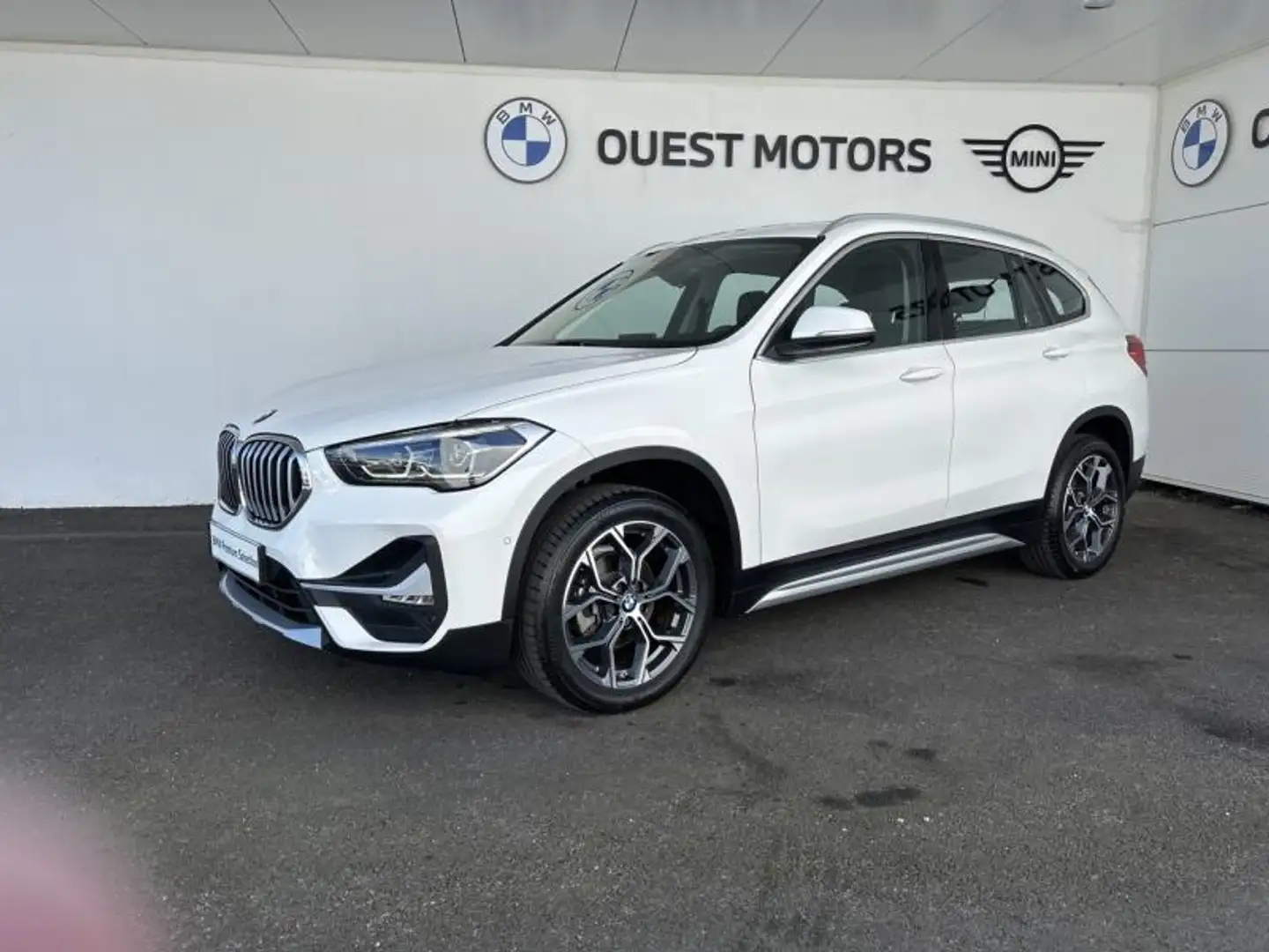 BMW X1 sDrive16d 116ch xLine Blanc - 1