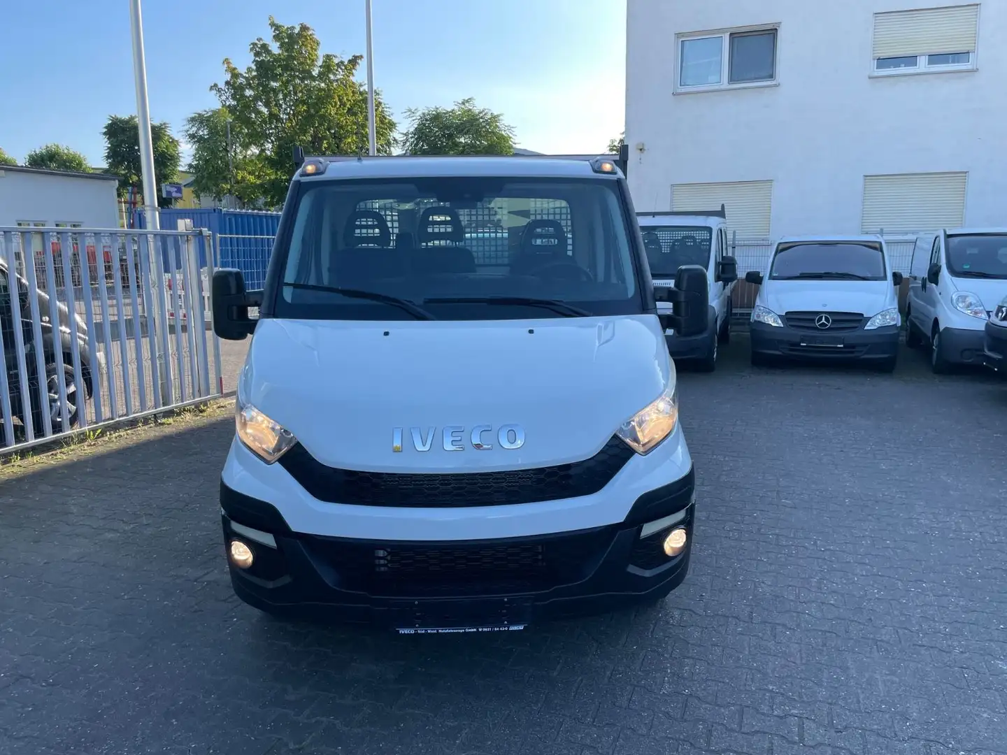 Iveco Daily Pritsche*1-Hand*13.000 Km*Automatik+Klima* Blanc - 2