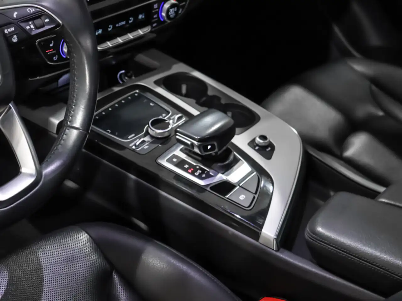 Audi Q7 снимка Audi Q7