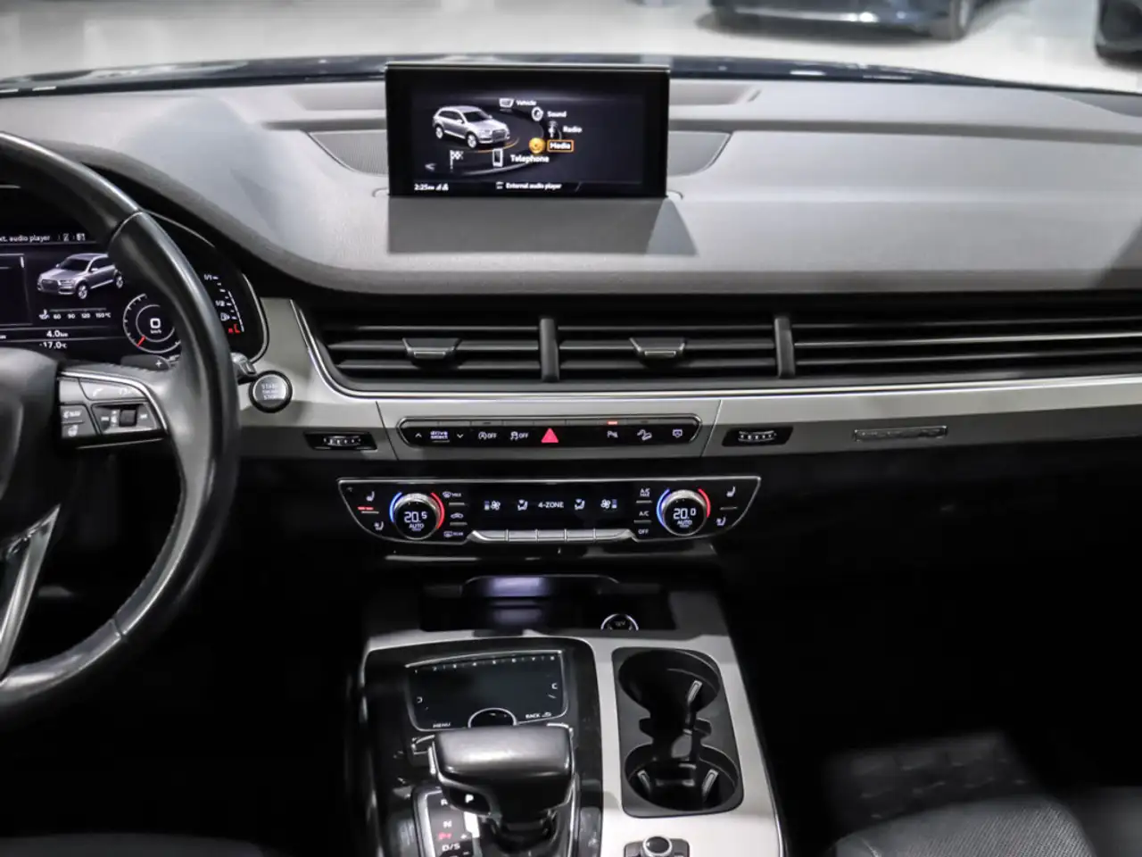 Audi Q7 снимка Audi Q7