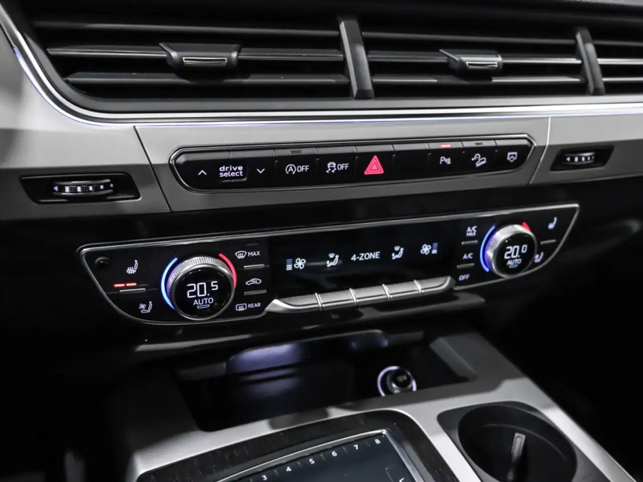 Audi Q7 снимка Audi Q7