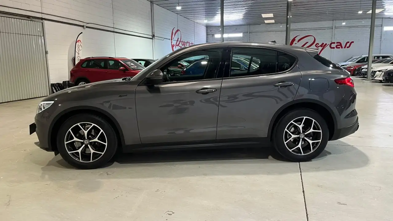 Alfa Romeo Stelvio 2021