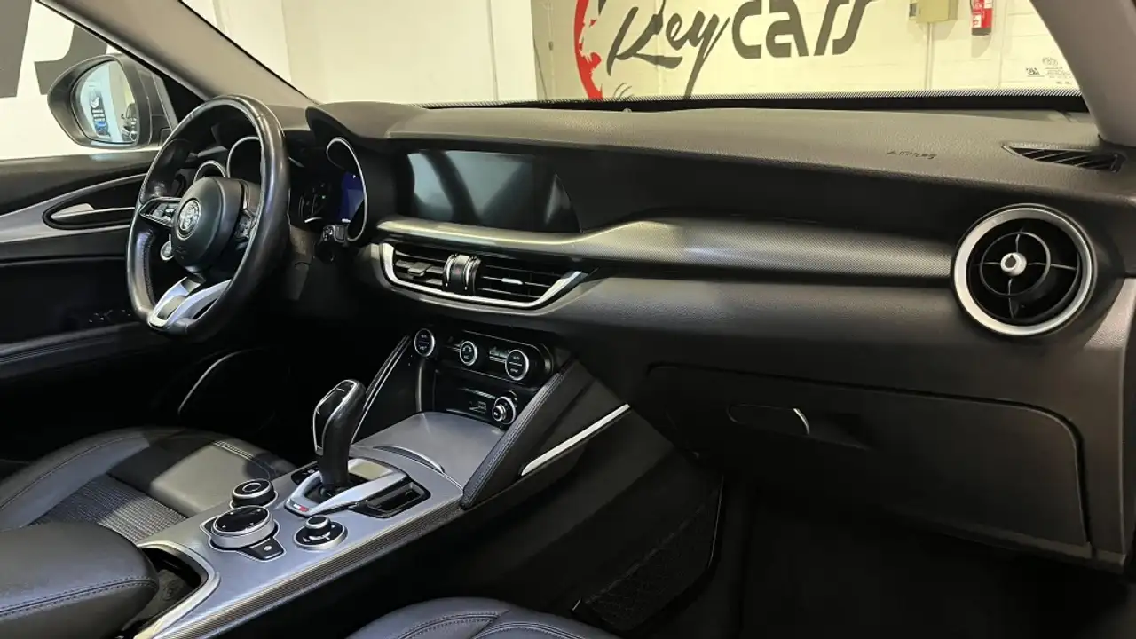 Alfa Romeo Stelvio 2021 — фото 11