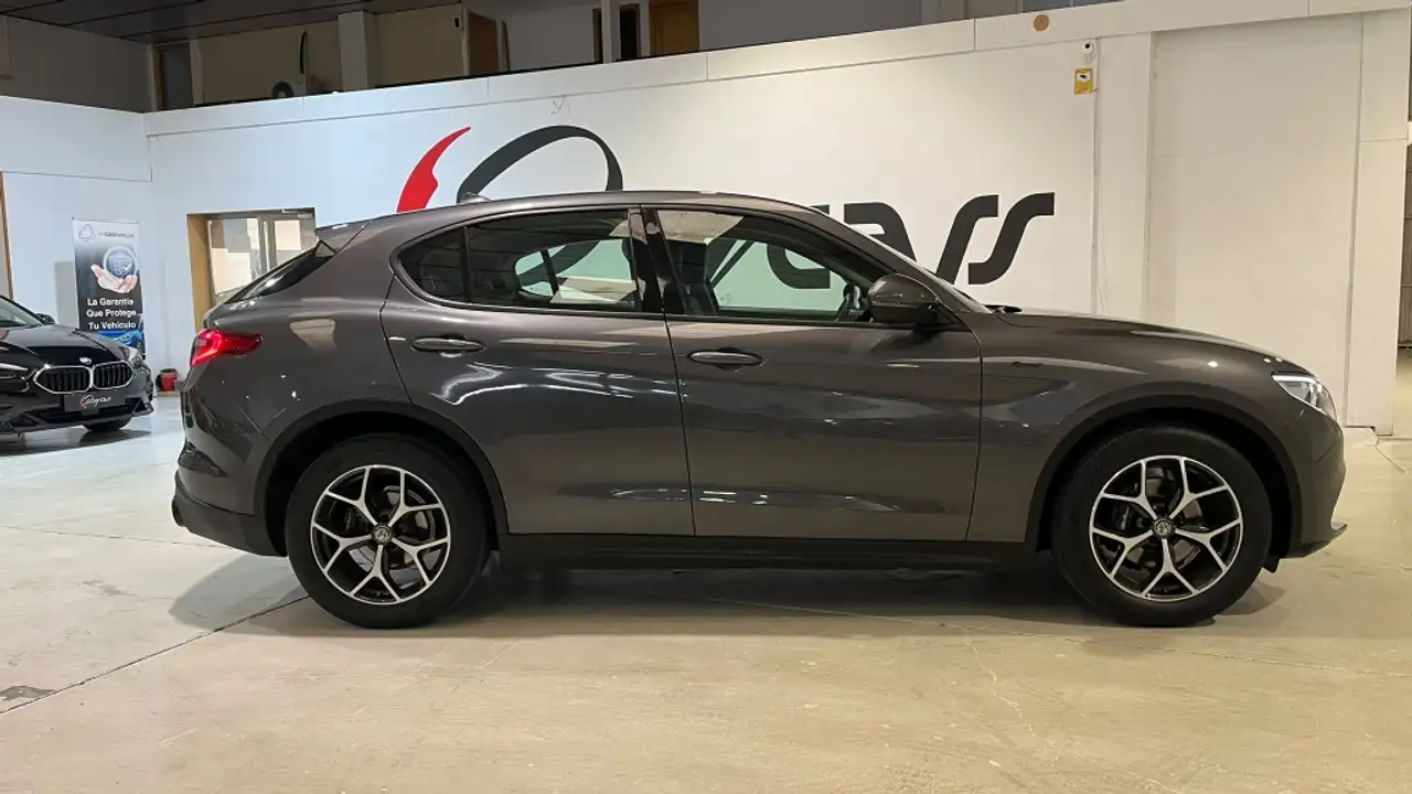 Alfa Romeo Stelvio 2021 — фото 6