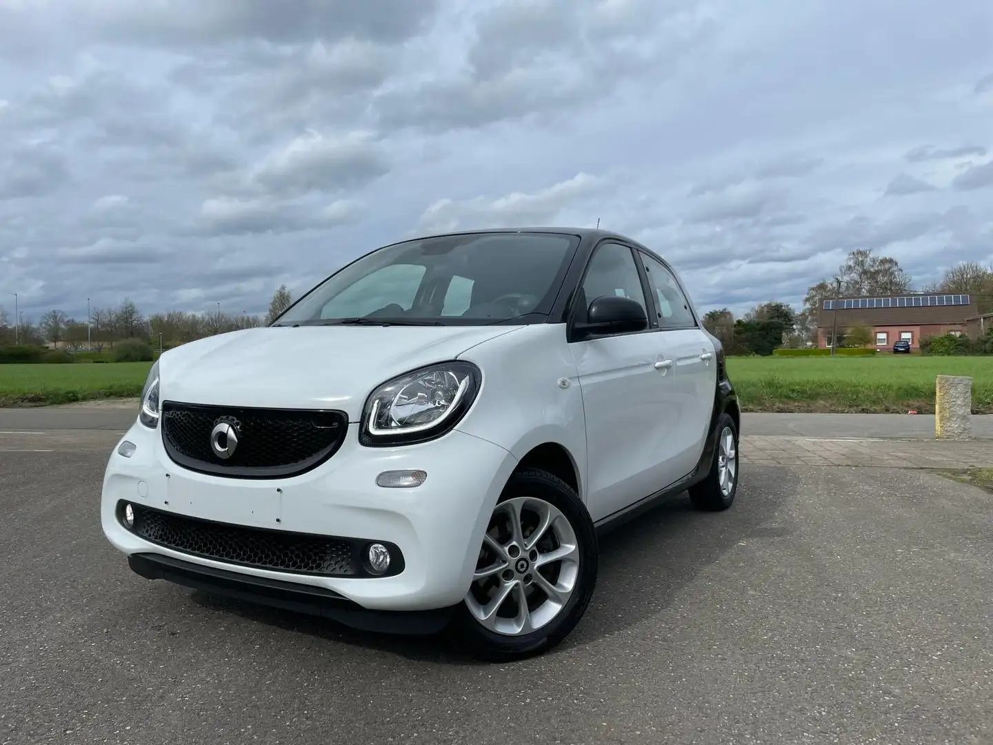 smart forFour 1.0i Passion DCT (EU6.2) Blanc - 1