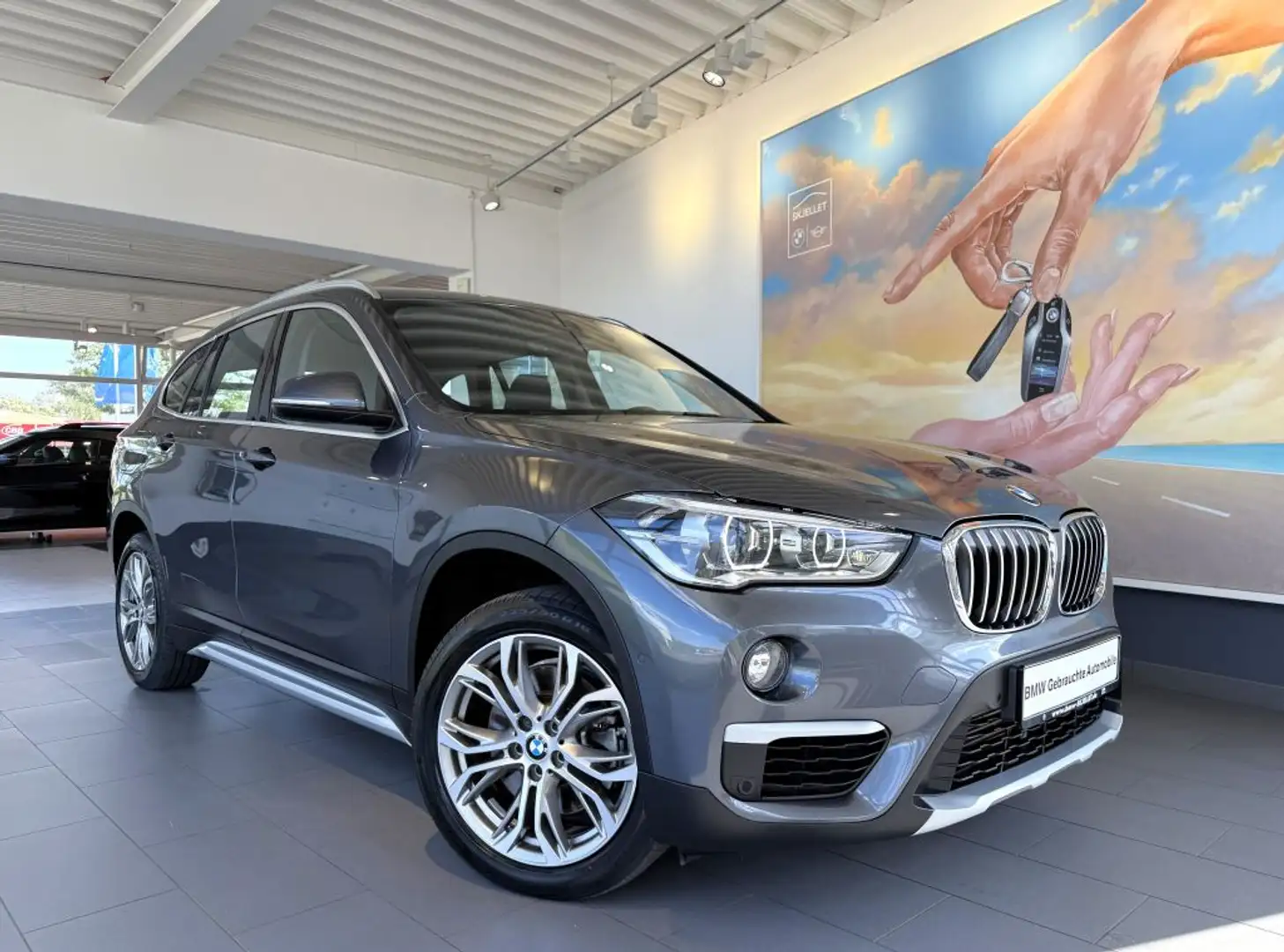 BMW X1 xDr.20i Aut. xLine KAM+LED+SPUR+AHK+NAVI+18* Grijs - 2