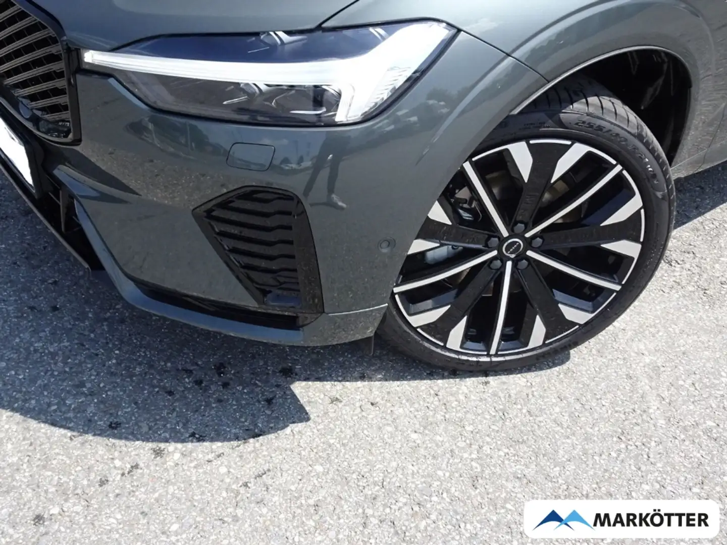 Volvo XC60 T8 AWD Ultra Dark Plug-In Hybrid/Massagesitze Grün - 2