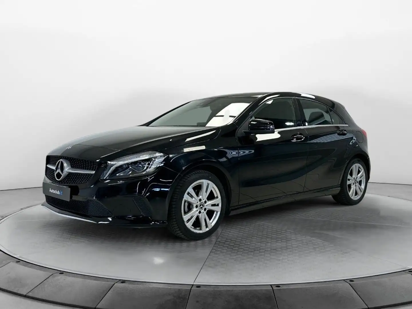Mercedes-Benz A 180 d Sport Černá - 1