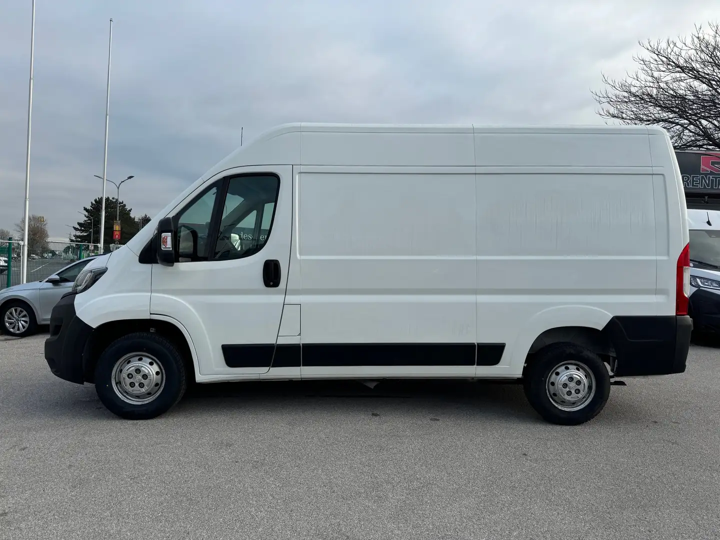 Peugeot Boxer L2H2 35+ 140 TÜV/Service/Reifen NEU*Erstbesitz* Weiß - 2