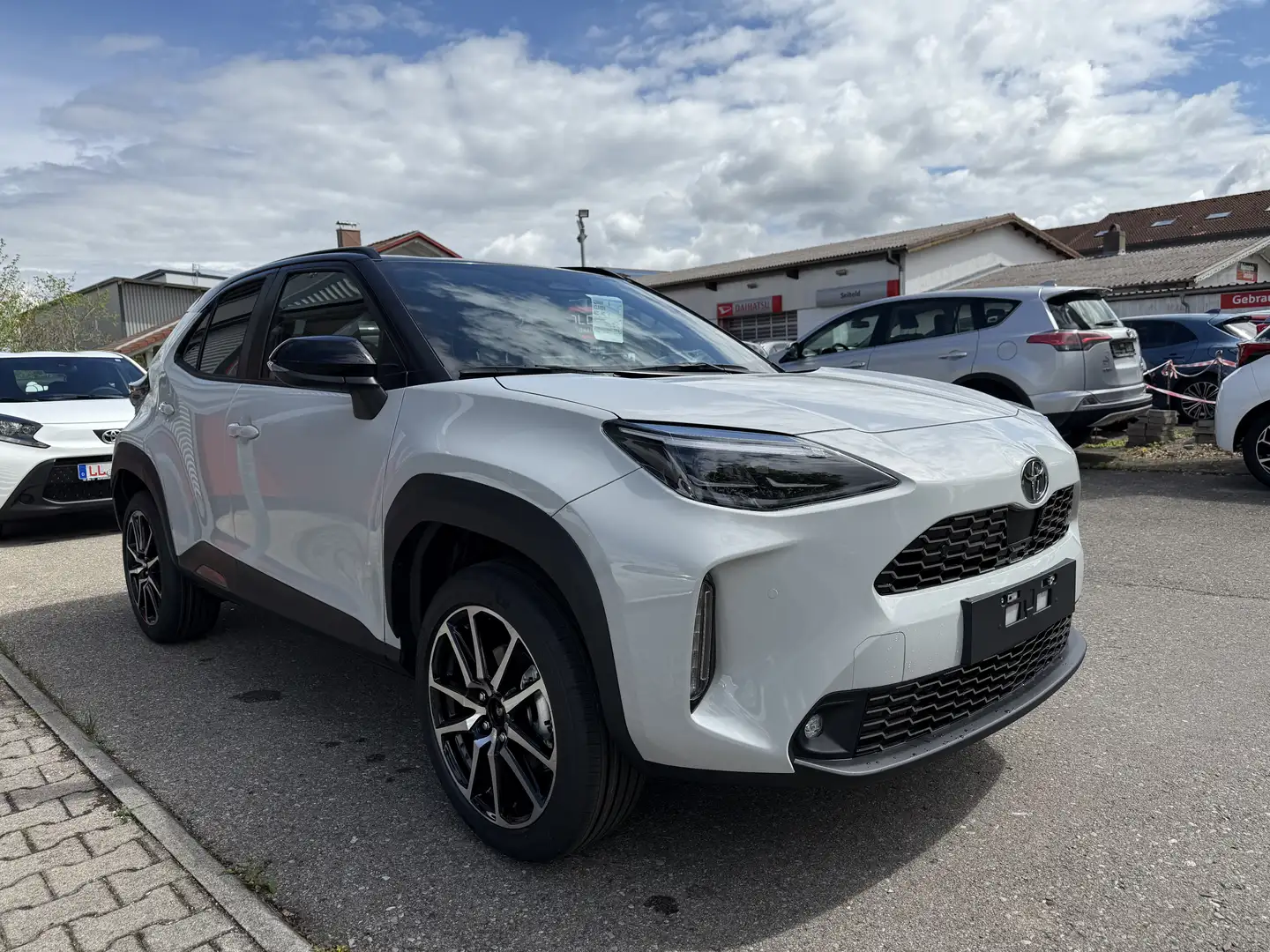 Toyota Yaris Cross Hybrid FWD GR Sport - 1