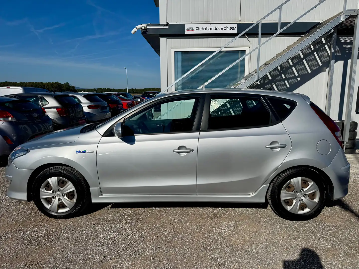 Hyundai i30 i30 1,6 CVVT Style Pickerl NEU Silber - 2