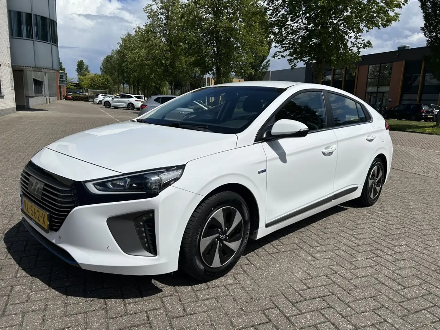 Hyundai IONIQ 1.6 GDi Comfort HYBRID XENON CAMERA DEALER NAP Alb - 1