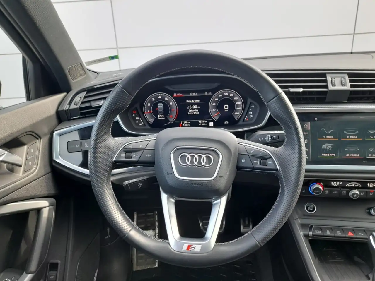 Audi Q3 снимка Audi Q3