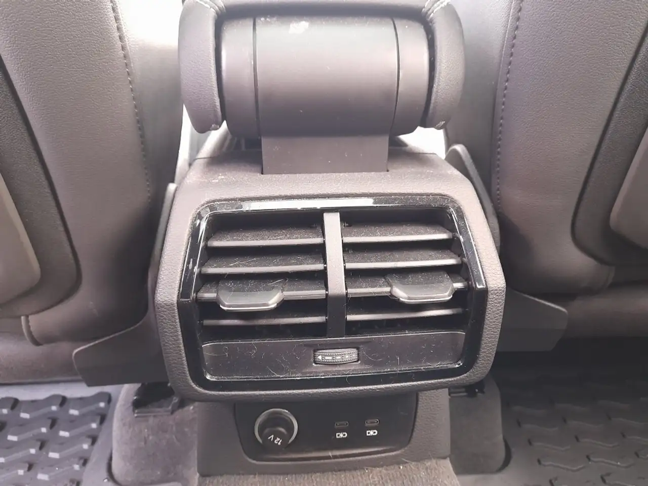 Audi Q3 снимка Audi Q3