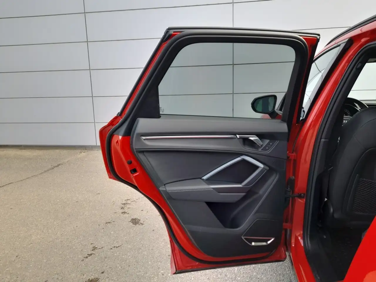 Audi Q3 снимка Audi Q3