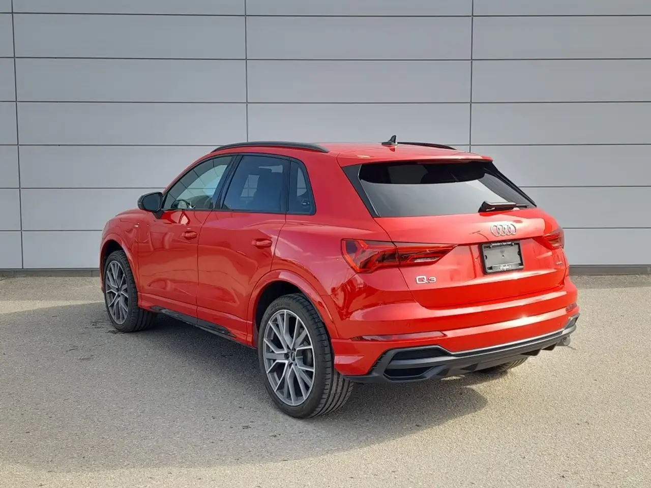 Audi Q3 снимка Audi Q3
