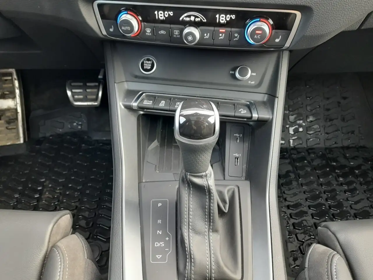Audi Q3 снимка Audi Q3