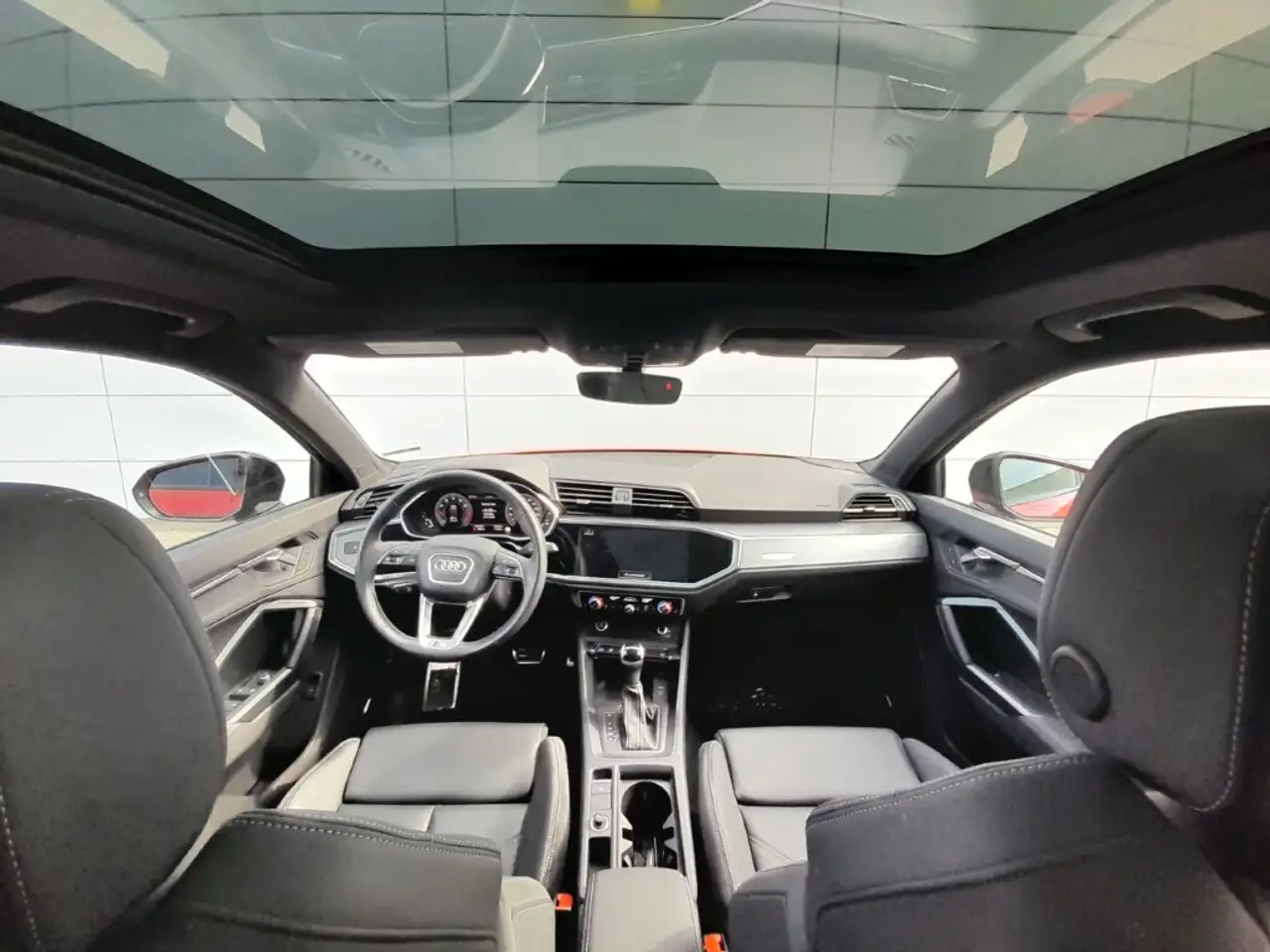 Audi Q3 снимка Audi Q3