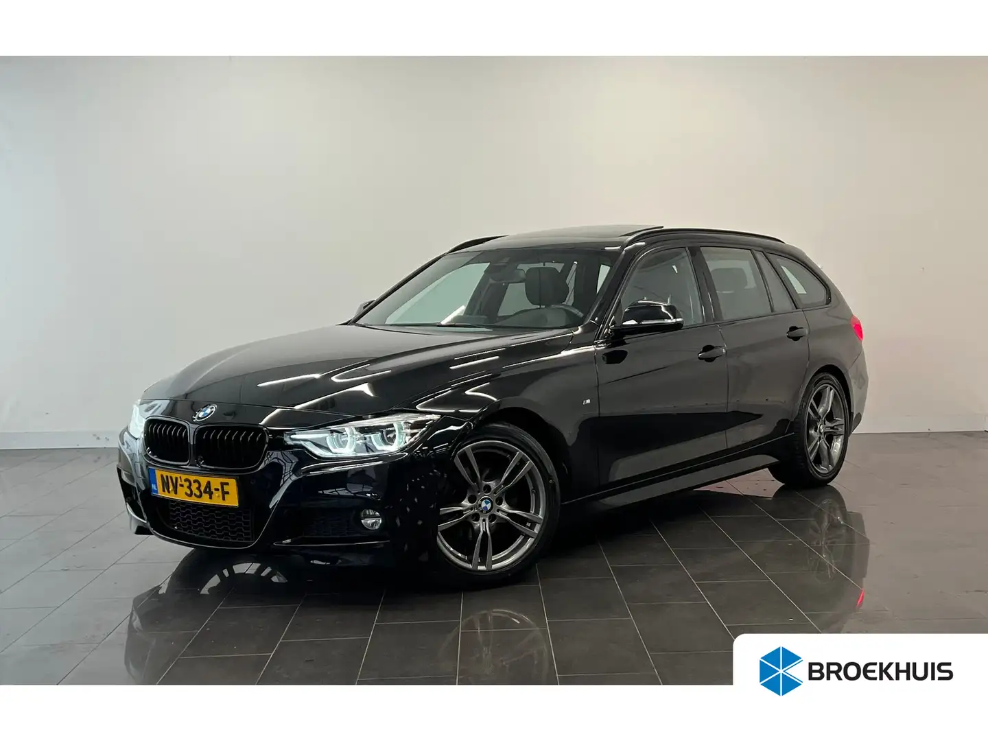 BMW 320 3-serie Touring 320i Centennial High Executive Pan Zwart - 1