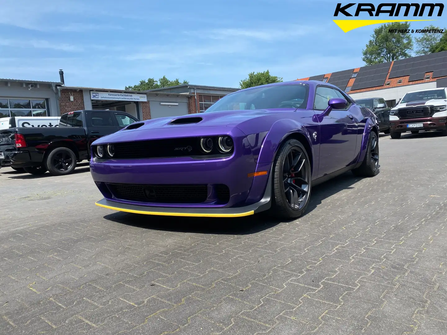 Dodge Challenger SRT Hellcat WIDEBODY Sportp. LED PDC Fioletowy - 1