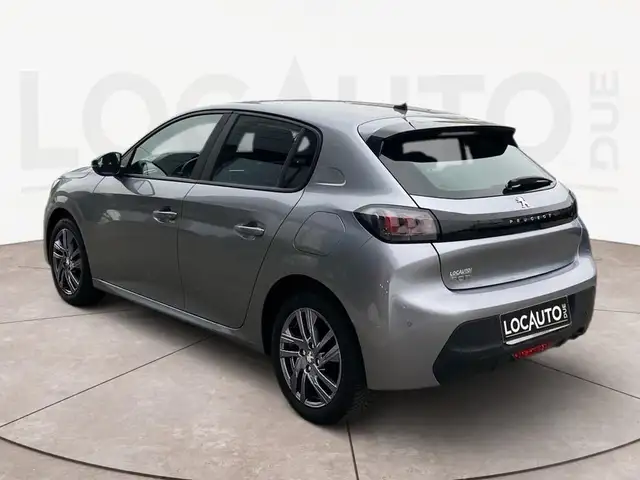 Peugeot 208 view 5