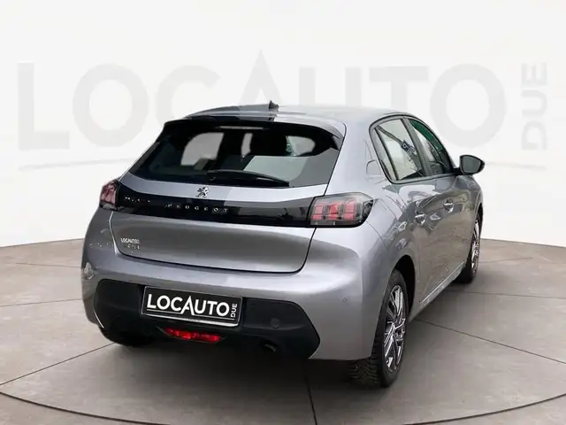 Peugeot 208 view 4