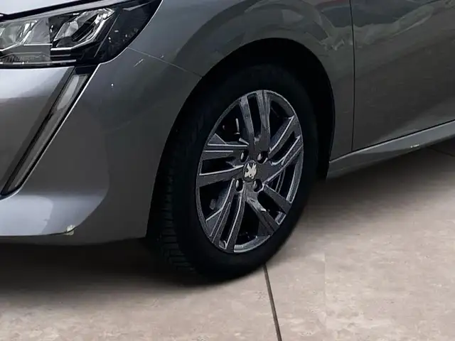 Peugeot 208 view 15