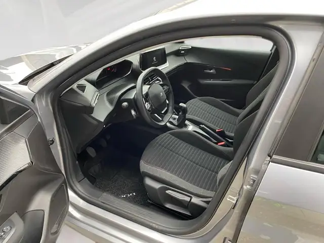 Peugeot 208 view 7