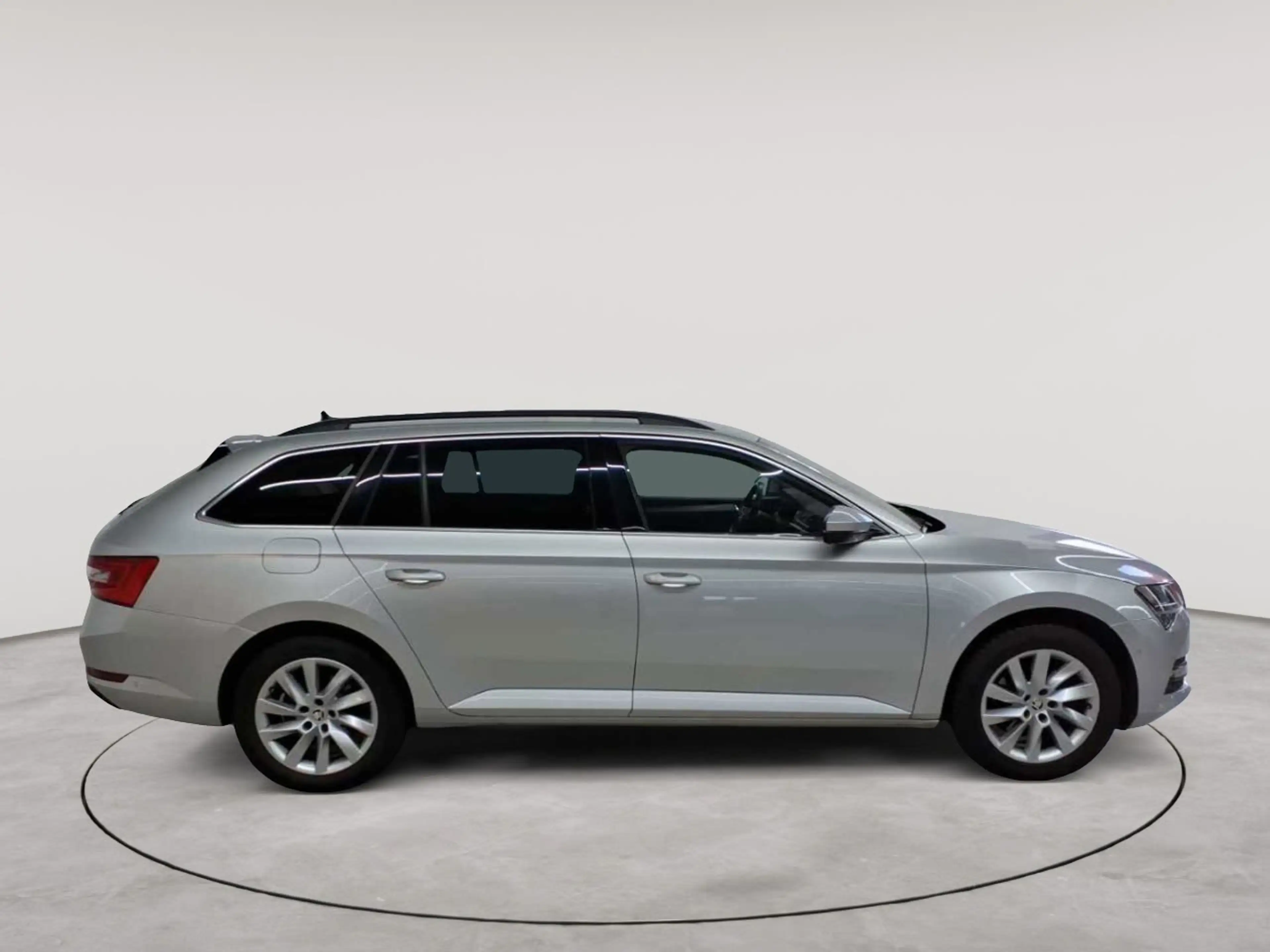Skoda Superb Superb Combi 4x4 Ambition AHK NAV SHZ — photo 3