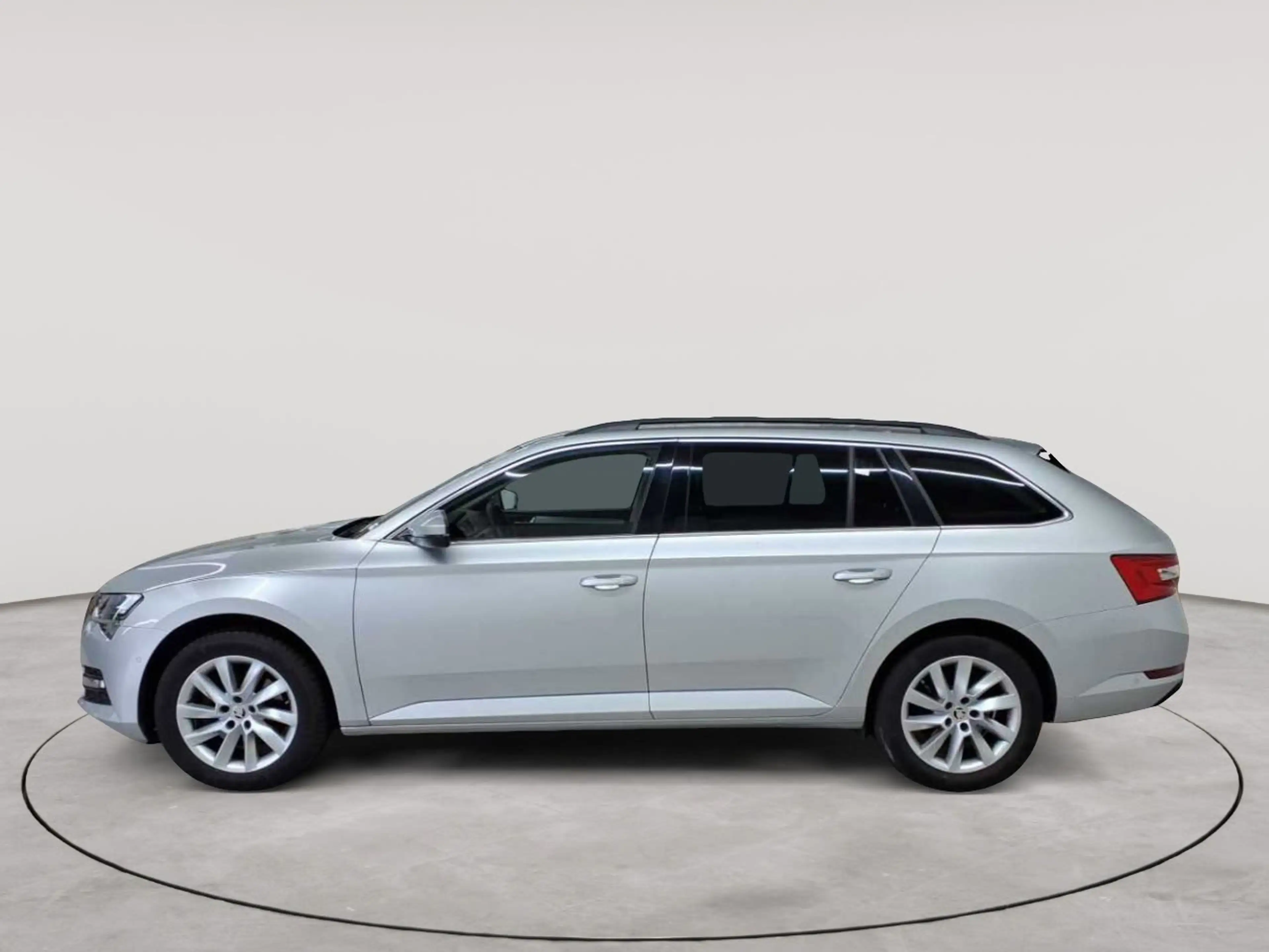 Skoda Superb Superb Combi 4x4 Ambition AHK NAV SHZ — photo 6