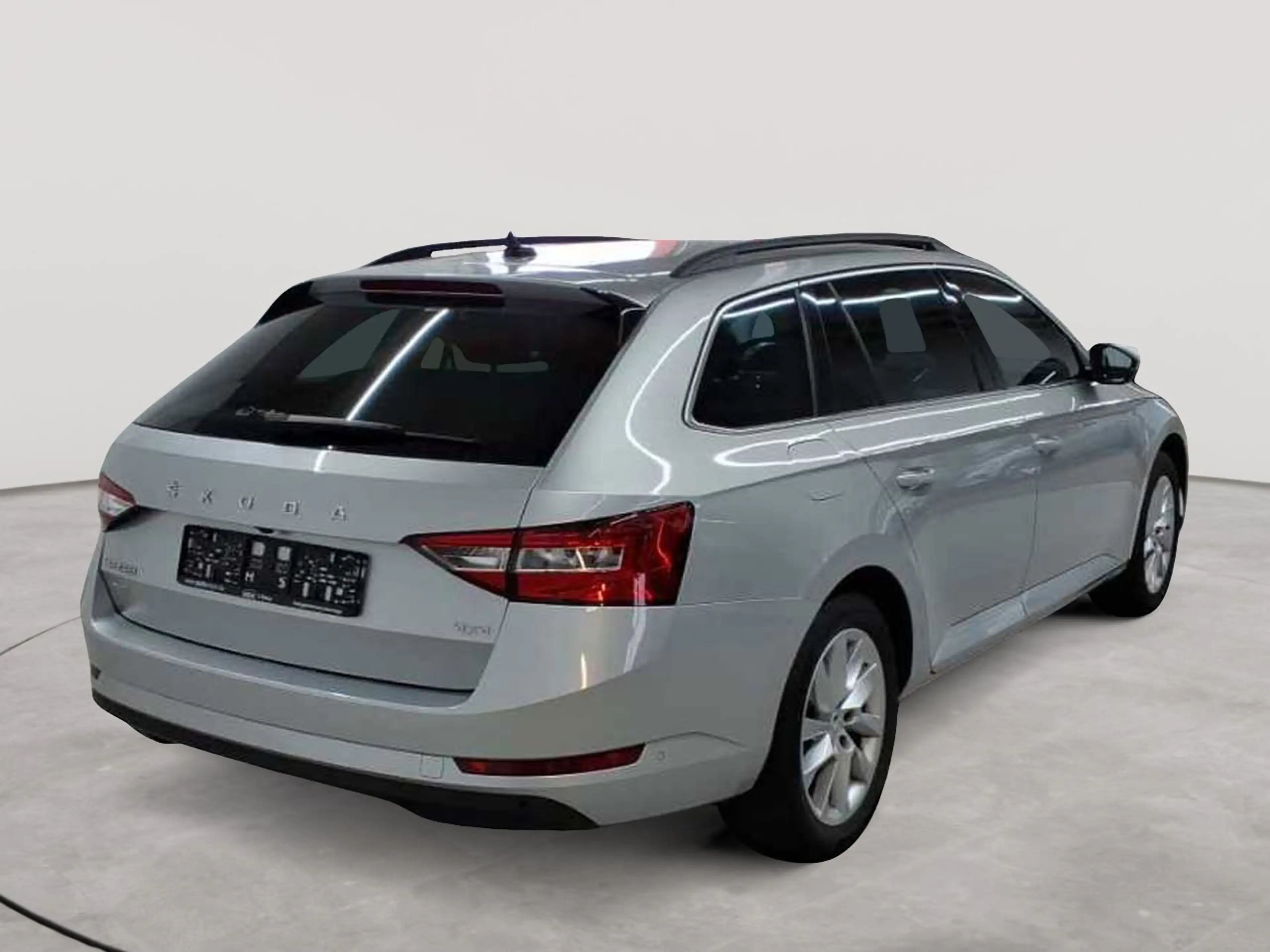 Skoda Superb Superb Combi 4x4 Ambition AHK NAV SHZ — photo 4